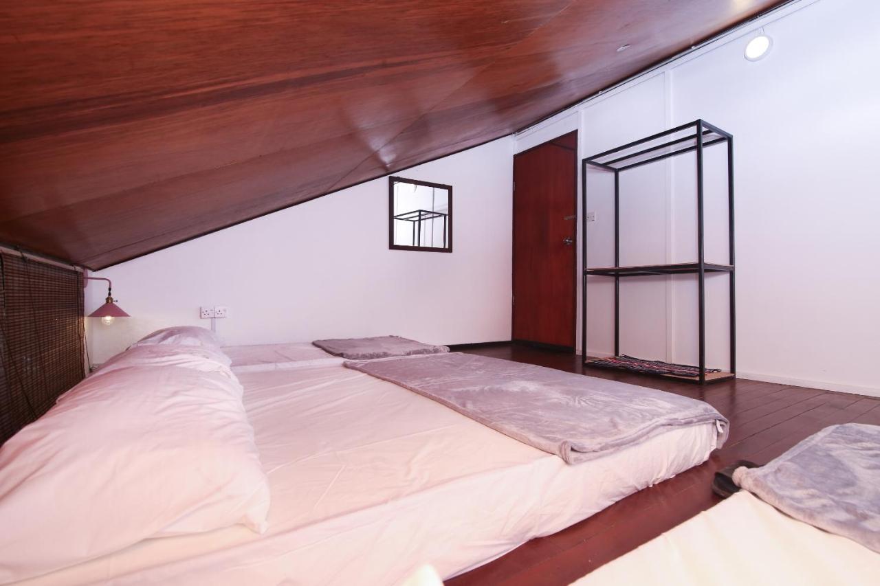 Spot On 90141 Threehouse Bed & Breakfast Кучинг Екстериор снимка