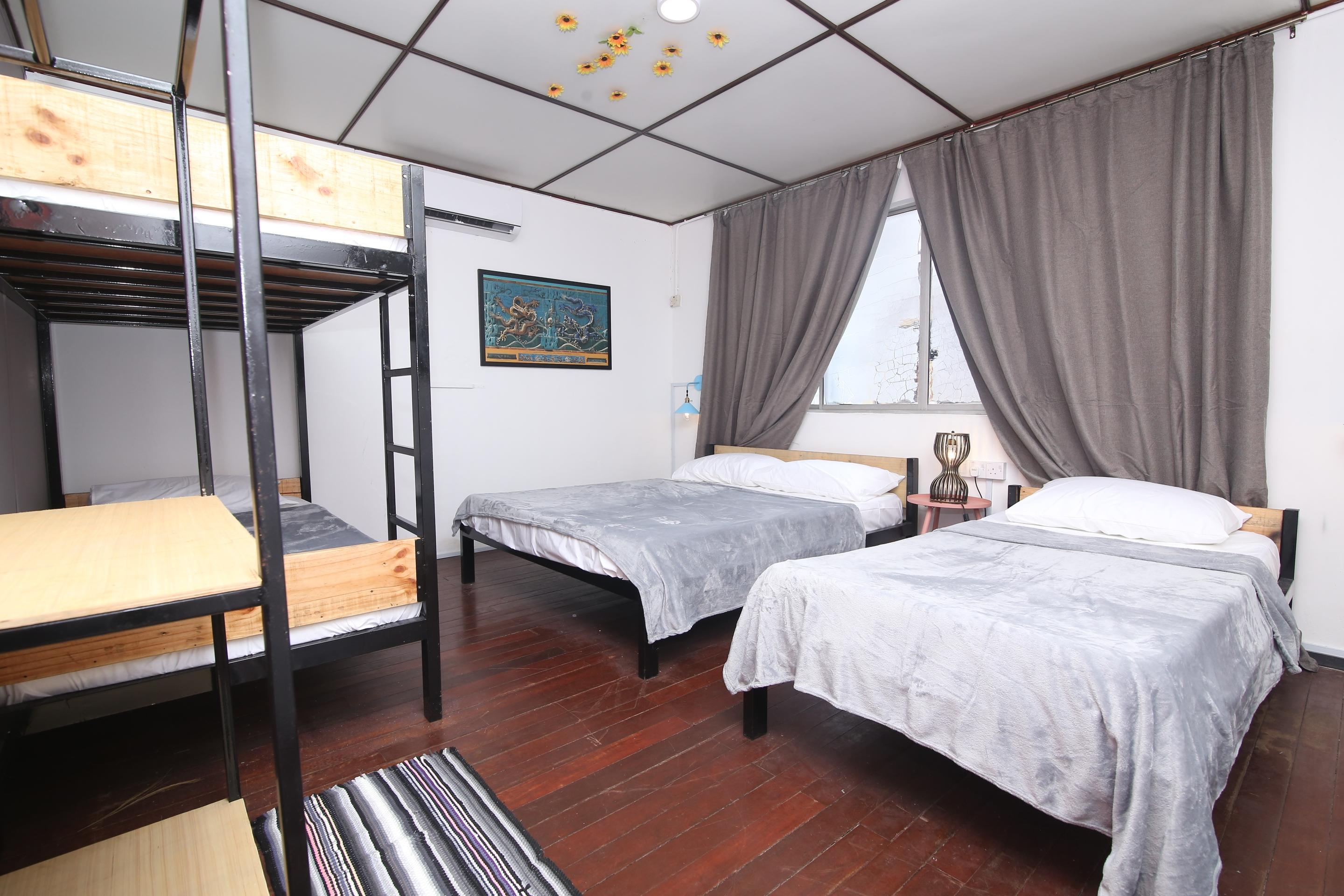 Spot On 90141 Threehouse Bed & Breakfast Кучинг Екстериор снимка
