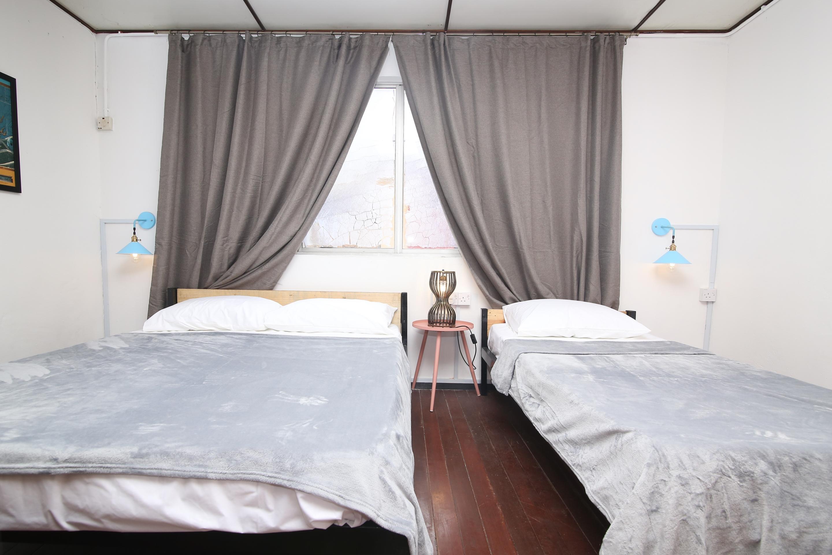 Spot On 90141 Threehouse Bed & Breakfast Кучинг Екстериор снимка