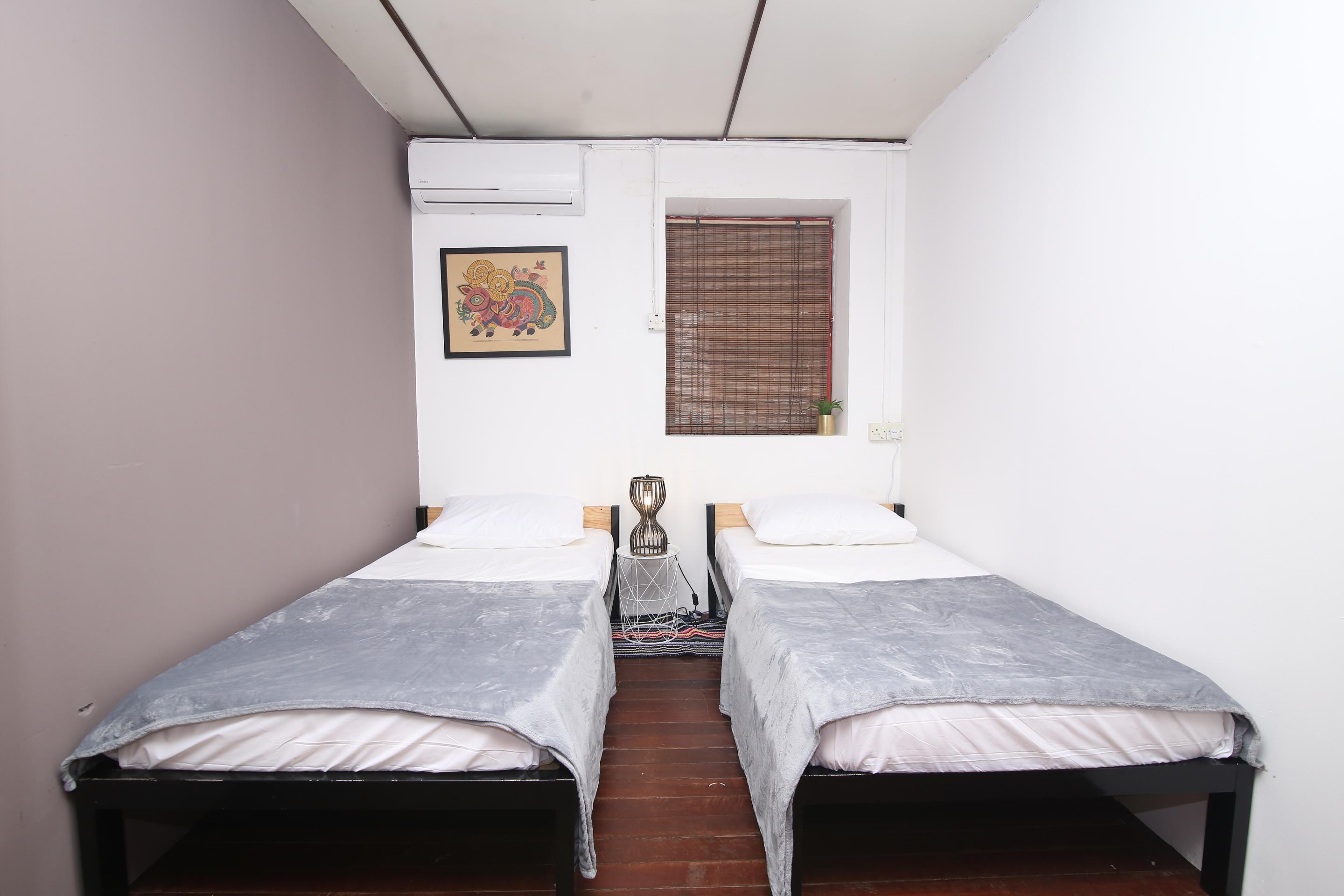 Spot On 90141 Threehouse Bed & Breakfast Кучинг Екстериор снимка