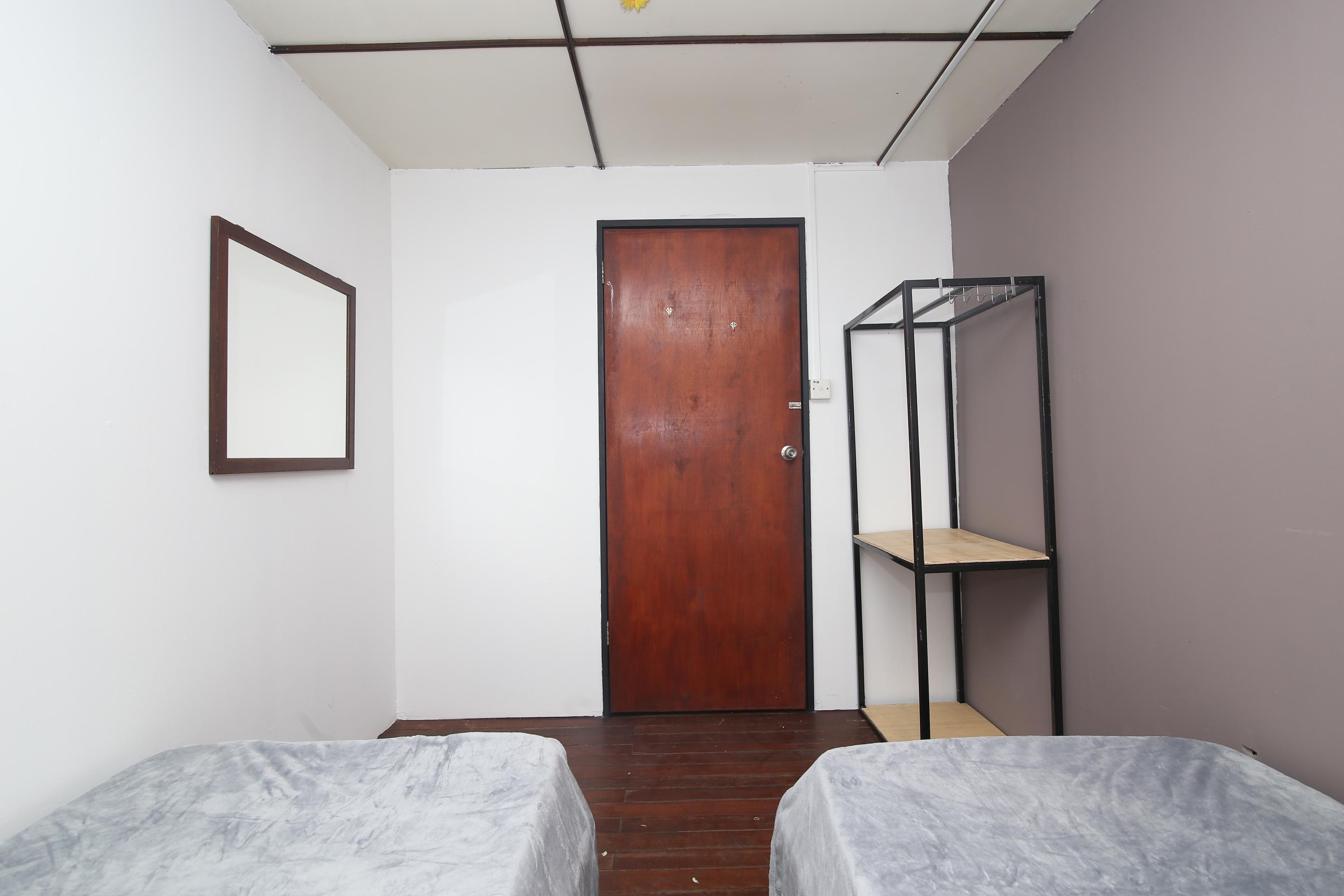 Spot On 90141 Threehouse Bed & Breakfast Кучинг Екстериор снимка