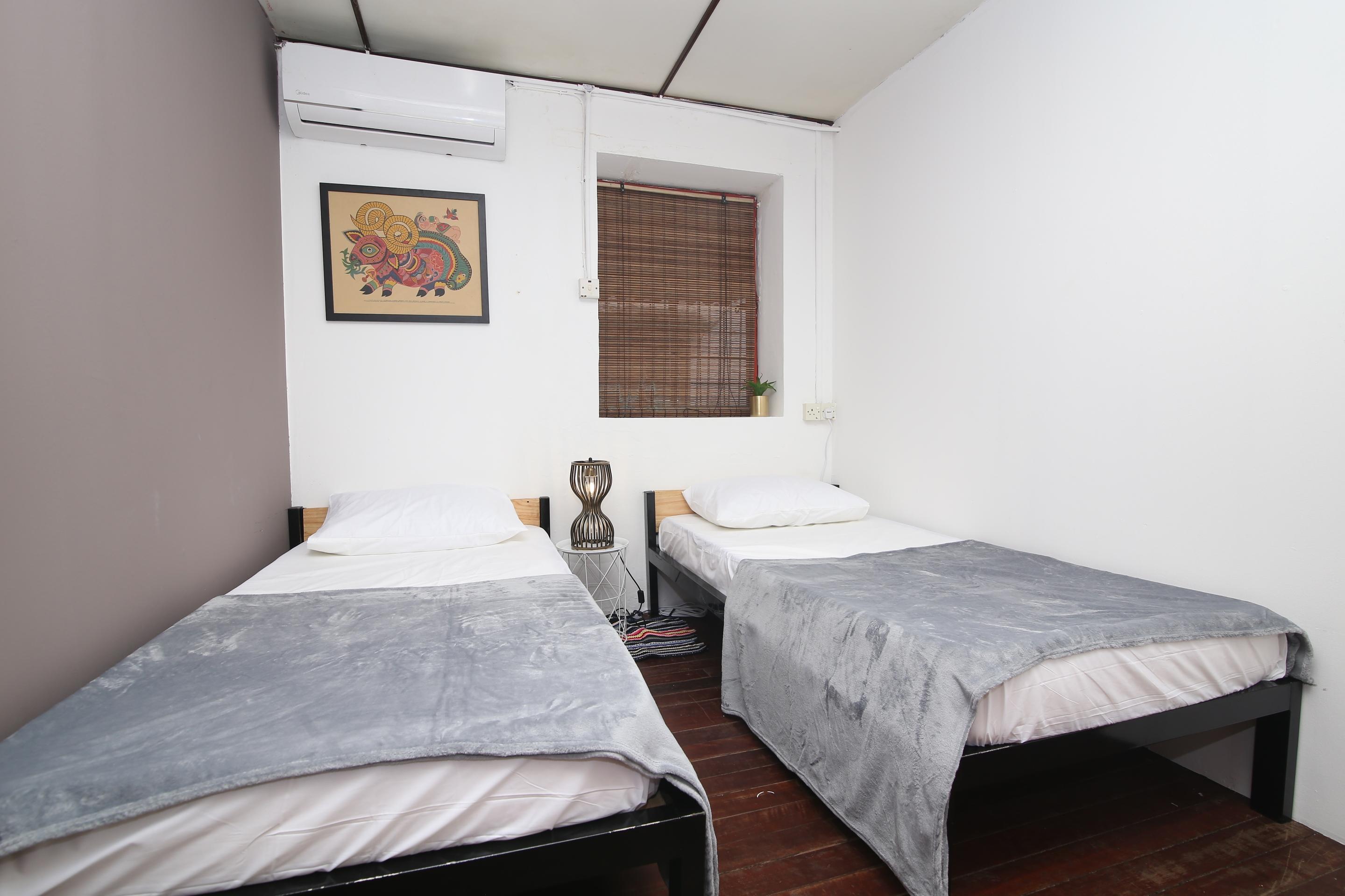 Spot On 90141 Threehouse Bed & Breakfast Кучинг Екстериор снимка