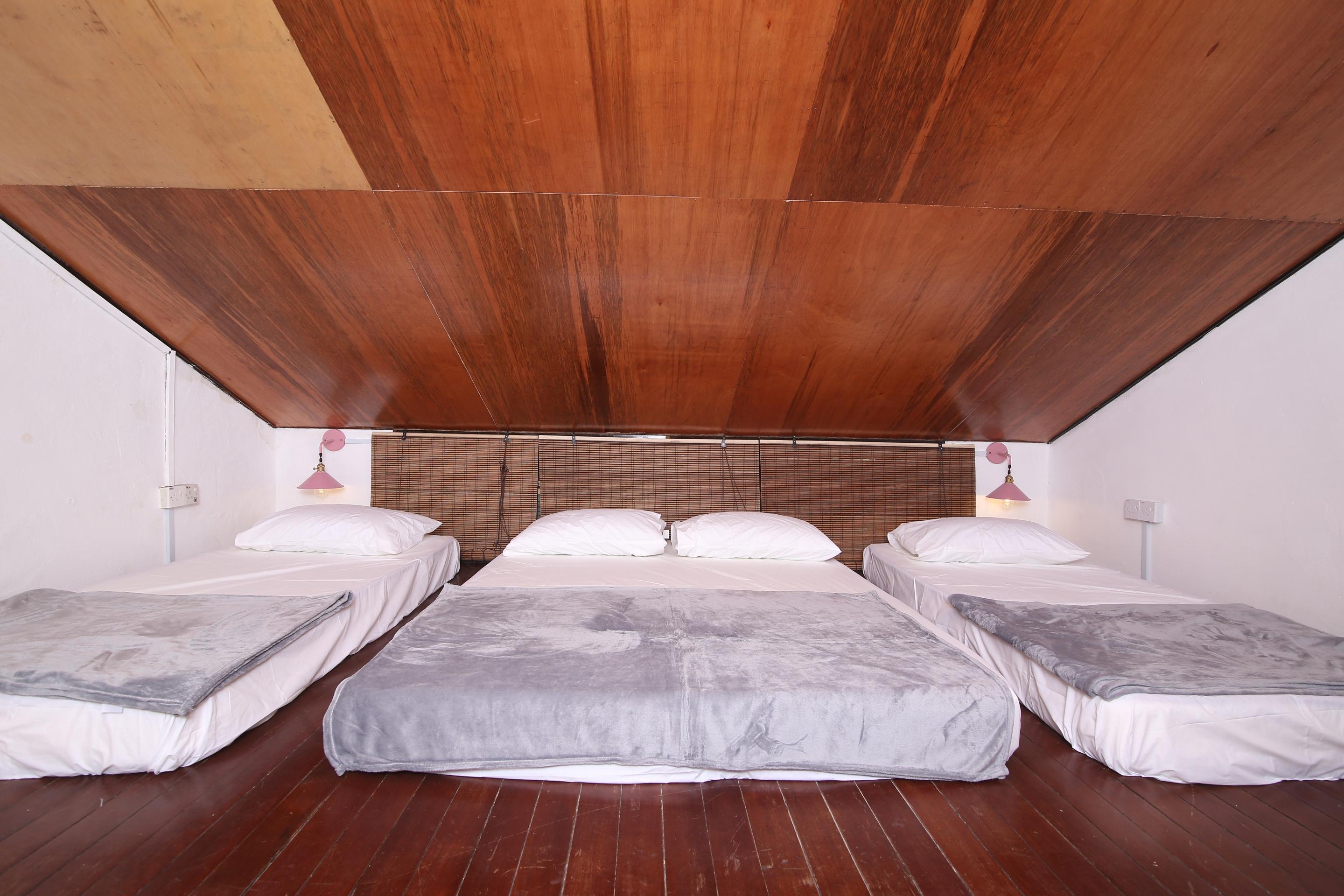 Spot On 90141 Threehouse Bed & Breakfast Кучинг Екстериор снимка